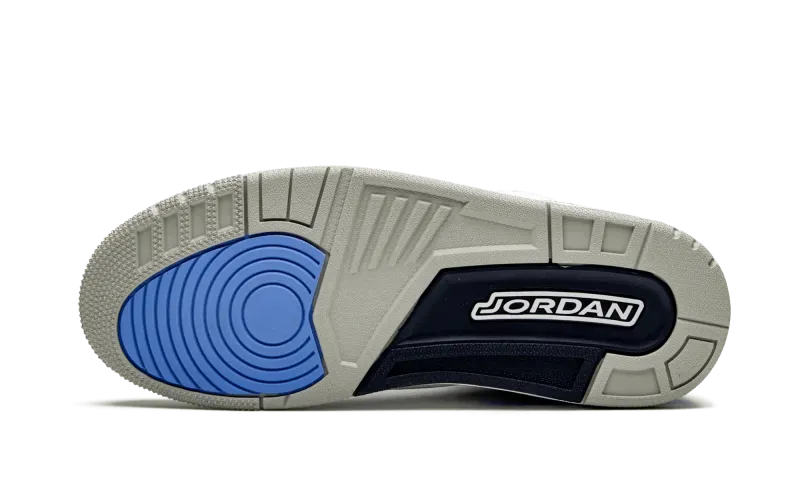 Air Jordan 3 UNC