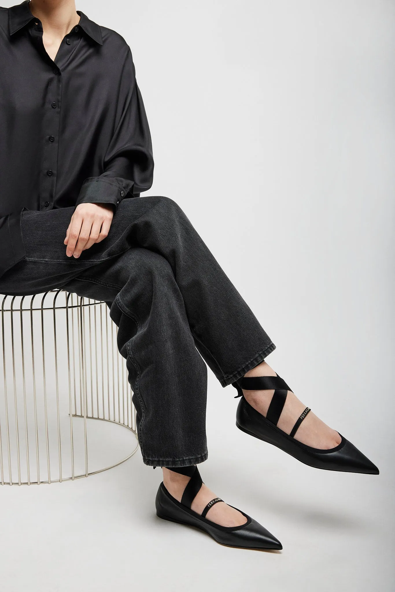 Ankle ribbon black ballet flats