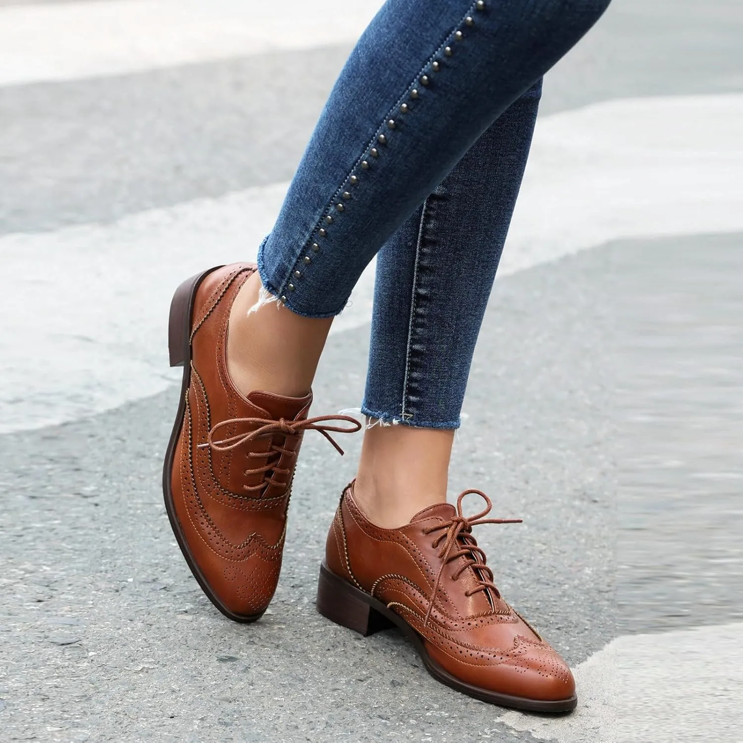 Betastella Womens Lace Up Wingtip Oxford Shoes Vintage Brogue Oxfords Round Toe Chunky Low Heel Pumps Shoes