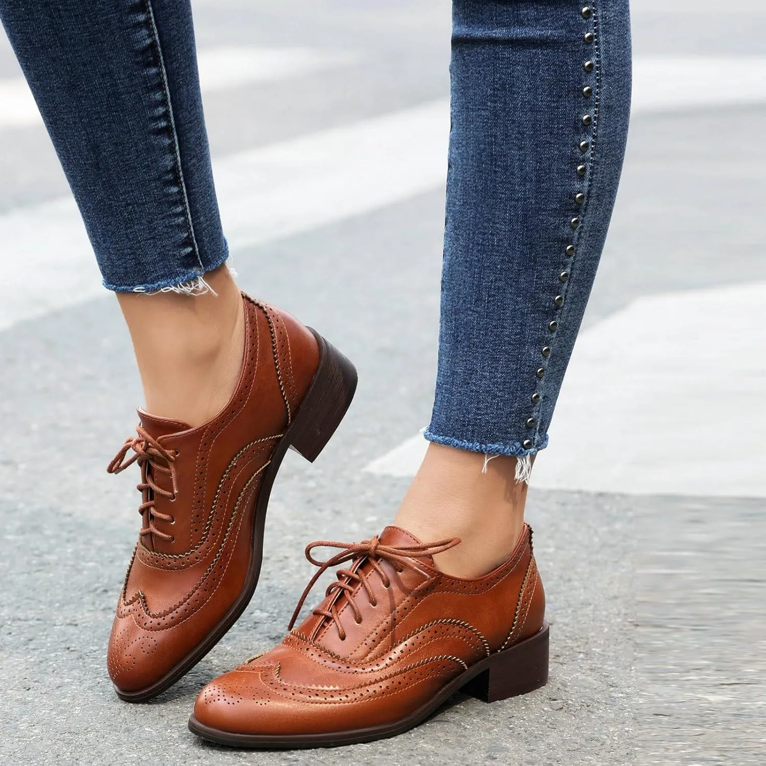 Betastella Womens Lace Up Wingtip Oxford Shoes Vintage Brogue Oxfords Round Toe Chunky Low Heel Pumps Shoes