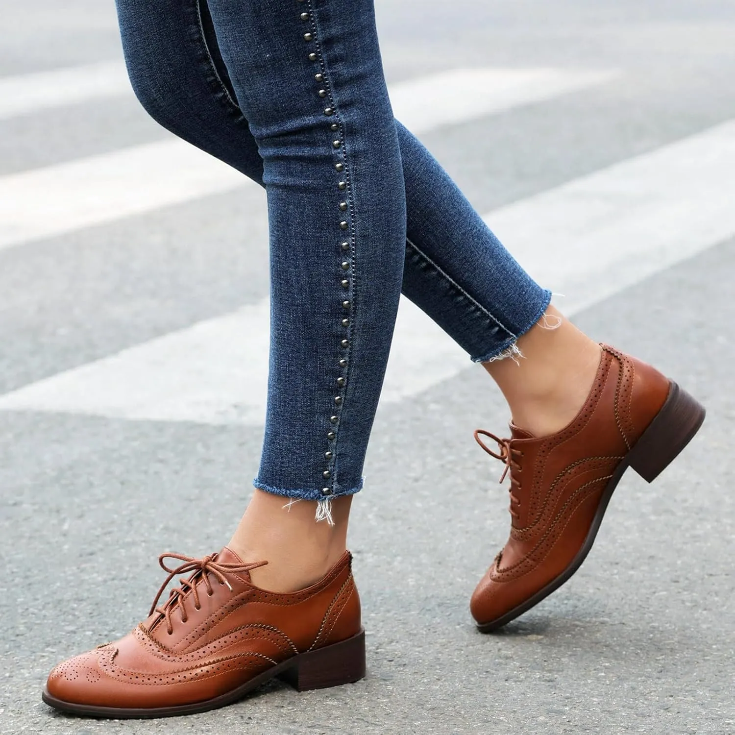 Betastella Womens Lace Up Wingtip Oxford Shoes Vintage Brogue Oxfords Round Toe Chunky Low Heel Pumps Shoes