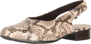 Clarks Women's Juliet Pull Loafer