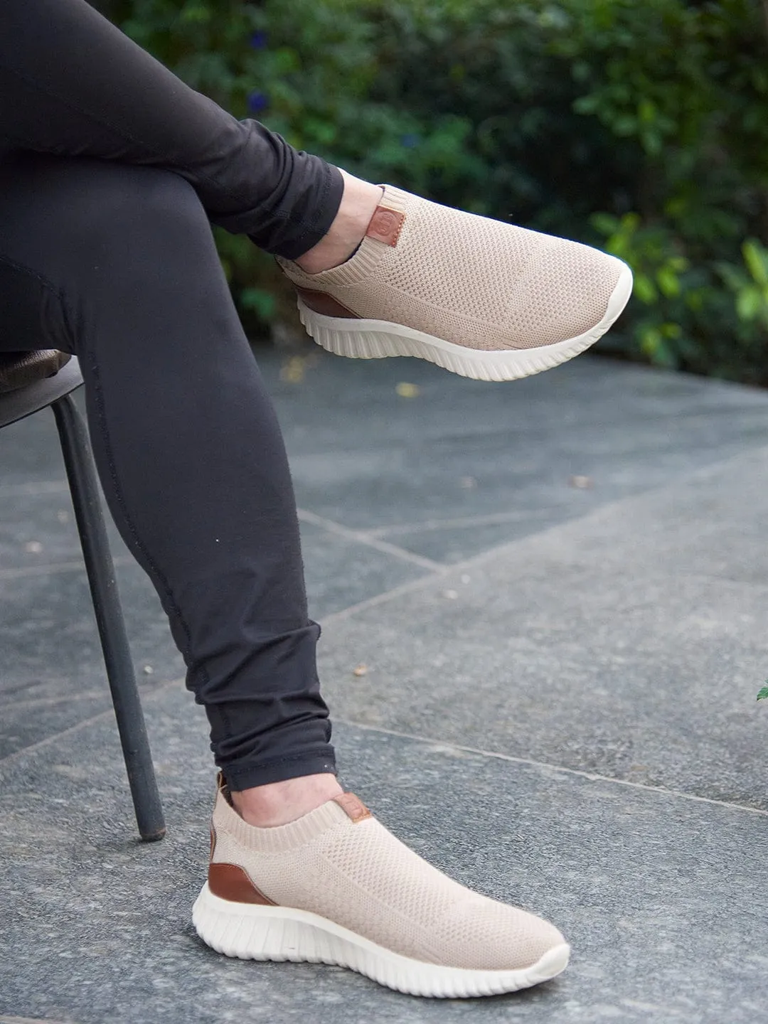 ESMEE Sports Slip On Running Shoes