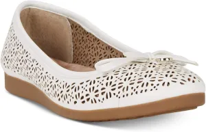 Giani Bernini Womens Odeysa3 Round Toe Ballet Flats, White, Size 9.5