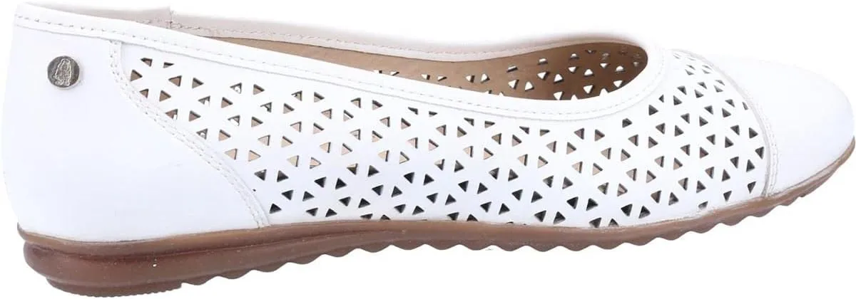 Hush Puppies Women's Leah Closed Toe Ballet Flats