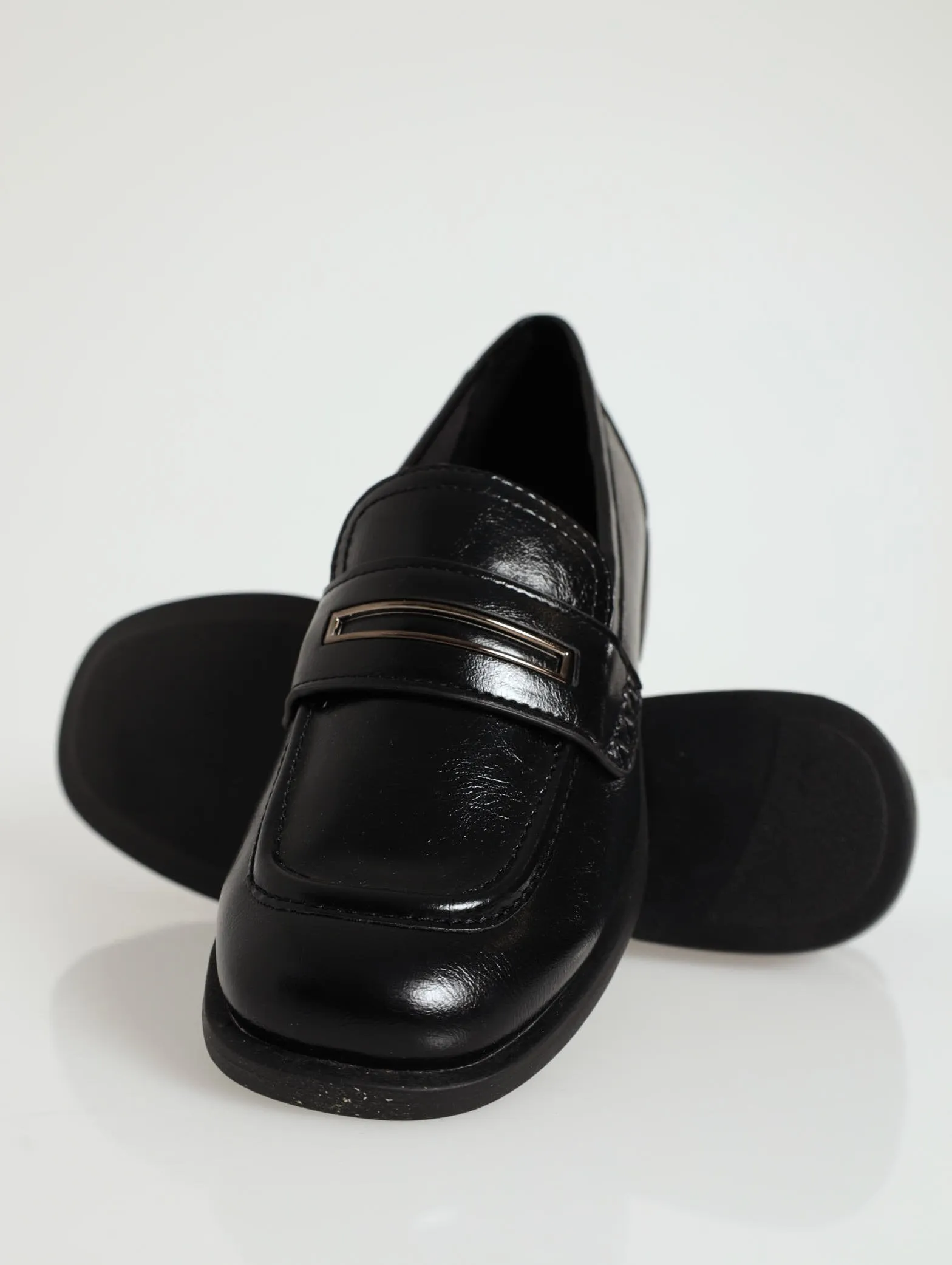 Jaylin Round Toe Penny Loafer - Black