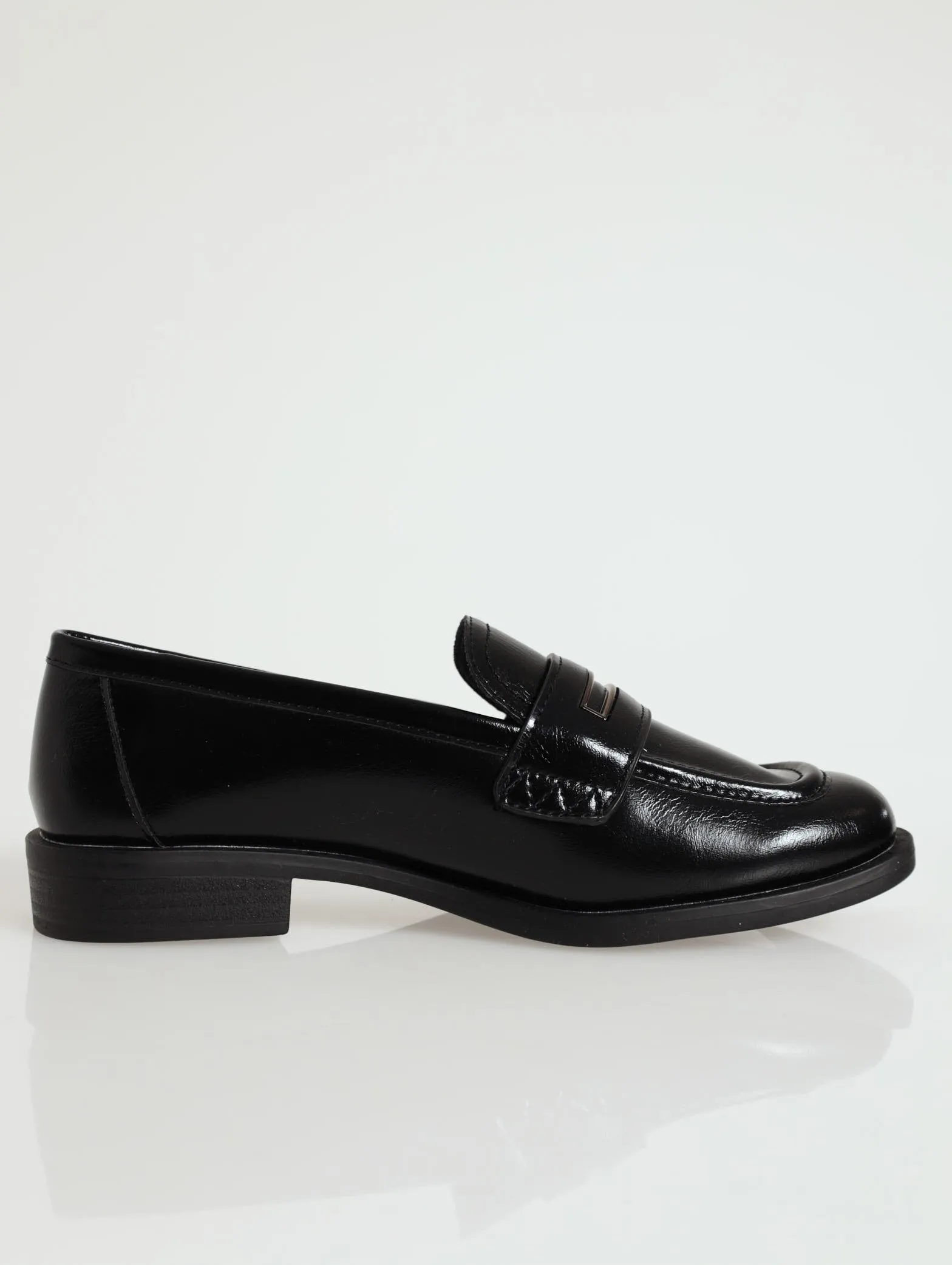 Jaylin Round Toe Penny Loafer - Black