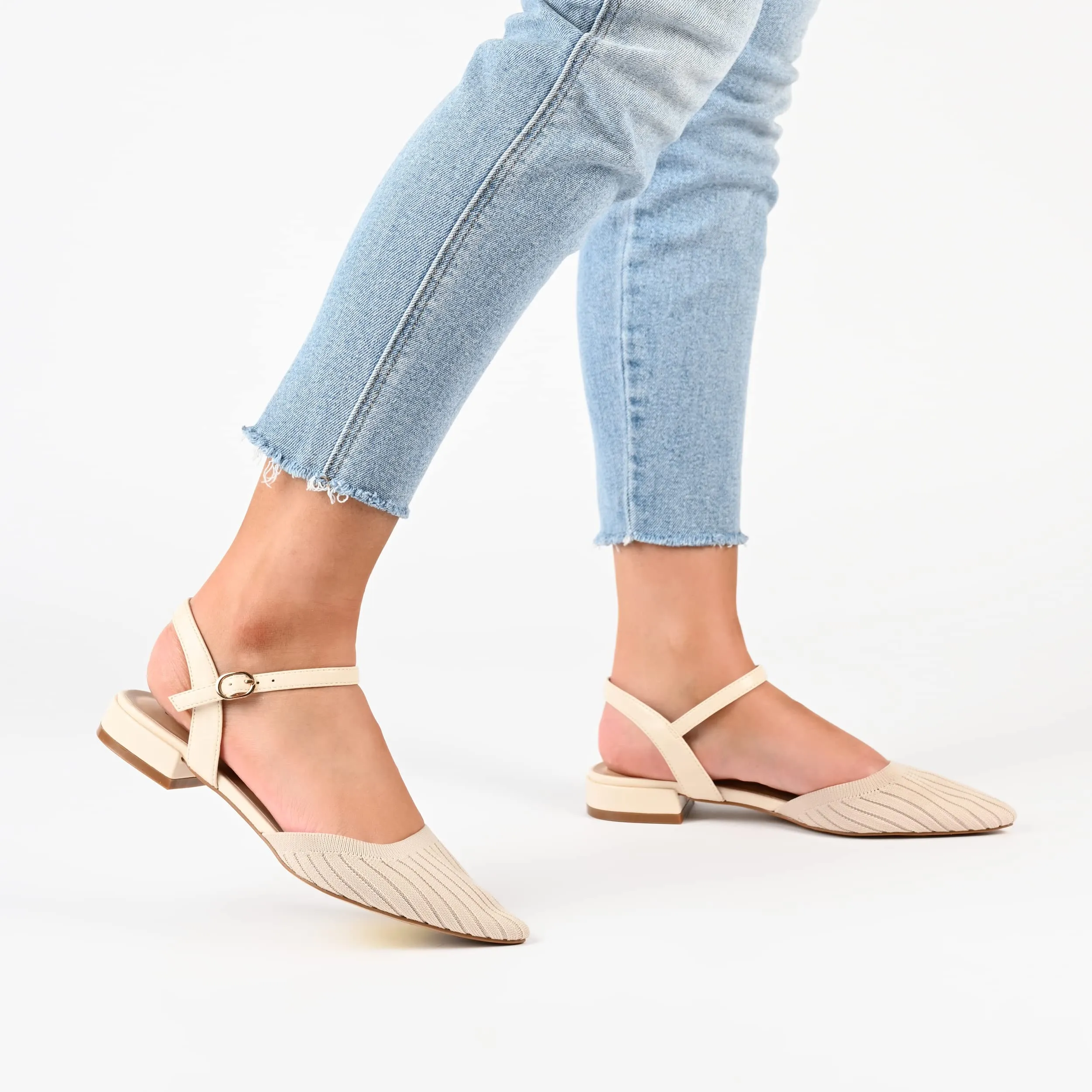 Journee Womens Ansley Mary Jane Pointed Toe Flats