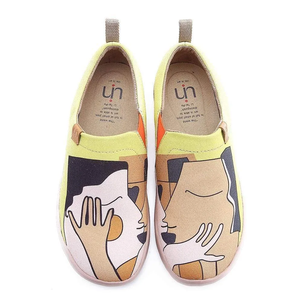 Kiss Female Canvas Slip-ons