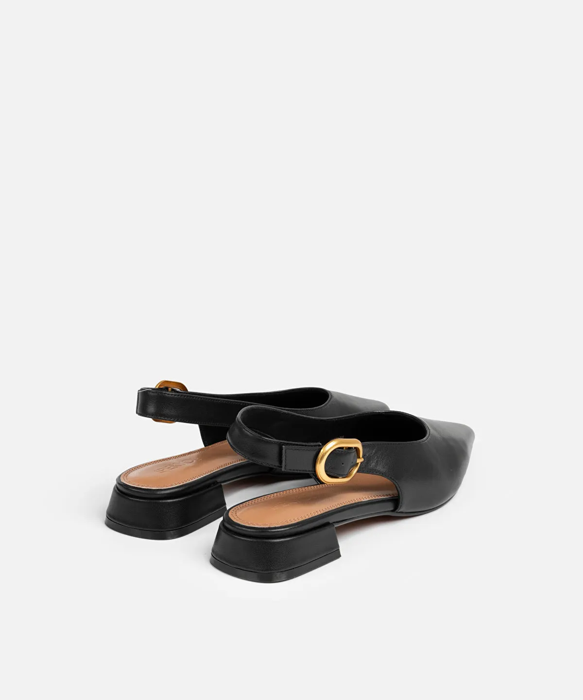 Pointed toe flats