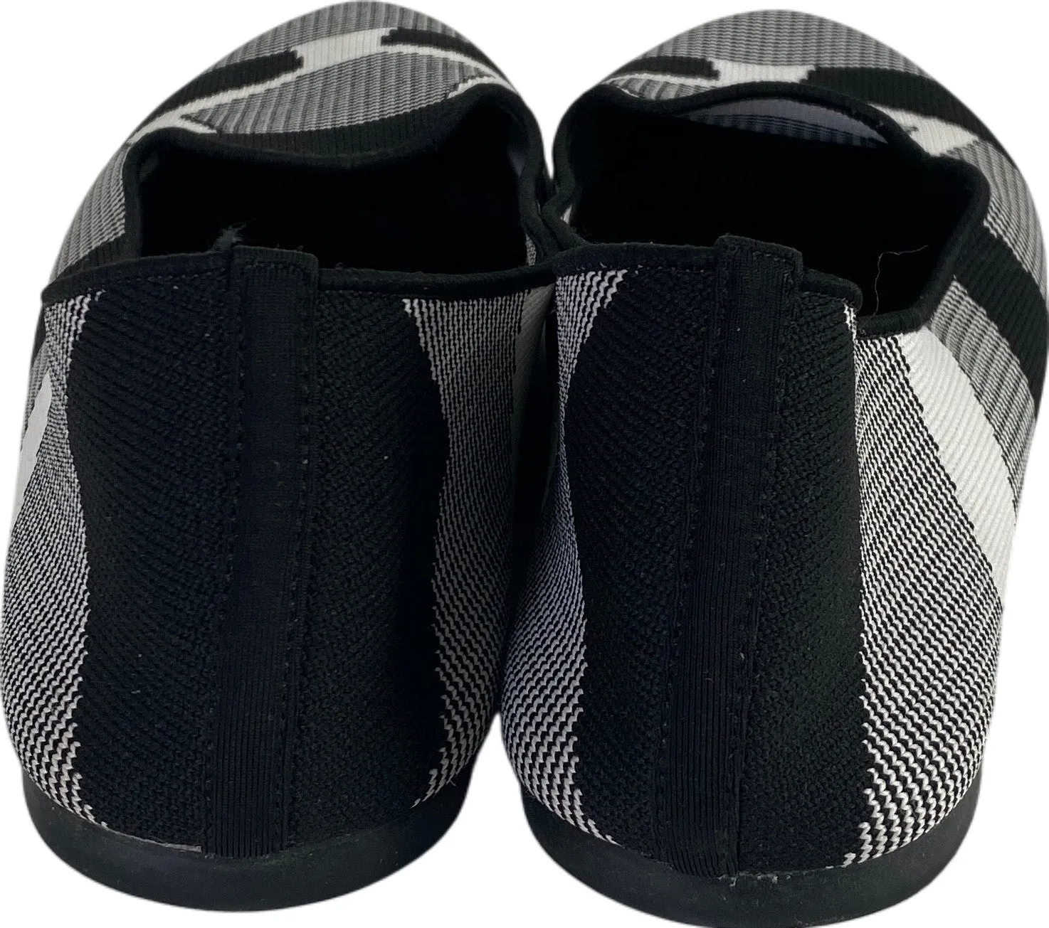 Skechers Women’s Black/White Cleo Sherlock Knit Loafer Skimmer Flats - 9.5
