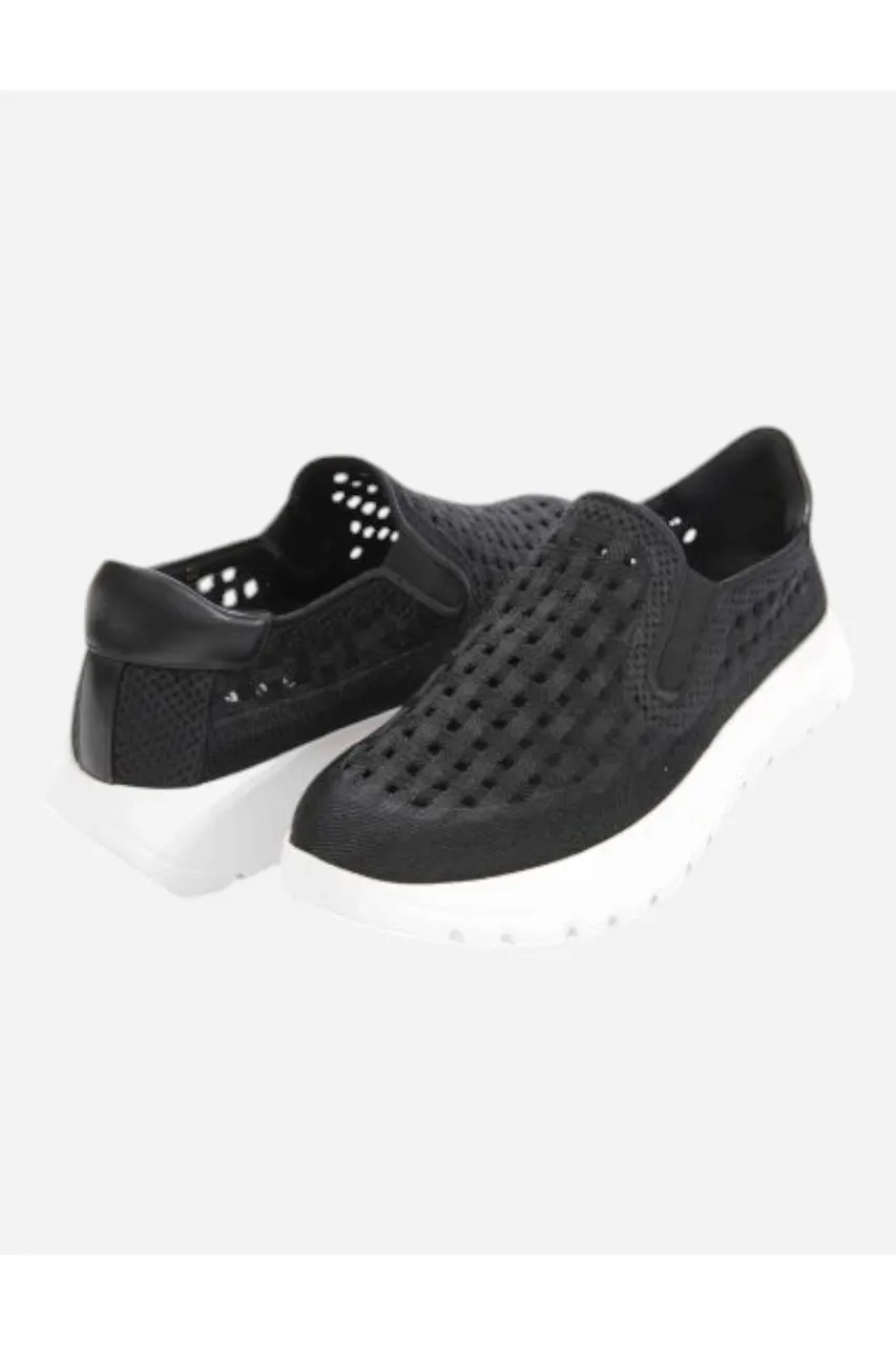 Vaneli Quay, Black