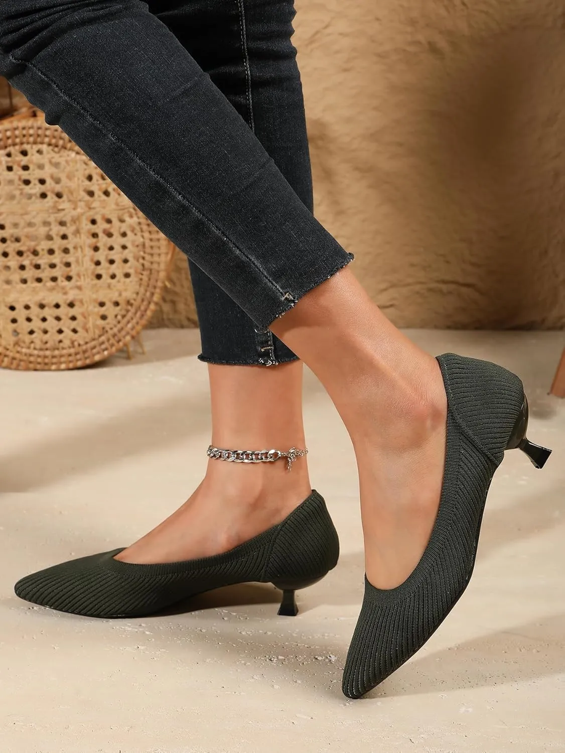 Women's Closed Toe Low Kitten Pumps Comfortable Pointed Toe Work Office Heels Shoes for Women Casual Slip On Knitted Kitten Heels Daily Dress Shoes